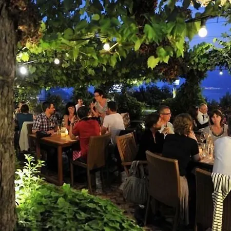 De La Gare Grandvaux