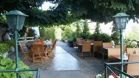 奥伯格火车站酒店 3*